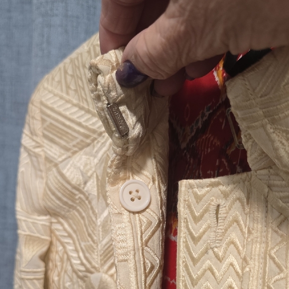 Luxurious Cream Brocade Textured Women's Blazer By Khaadi Size 10 - Picture 4 of 16